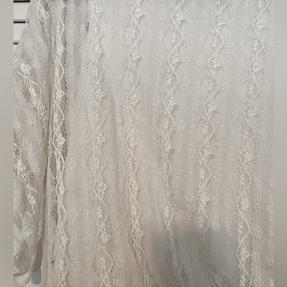 Dress barn white Lace Lined Top Angel Bat Wing Sleeves Top Size S - Picture 6 of 9